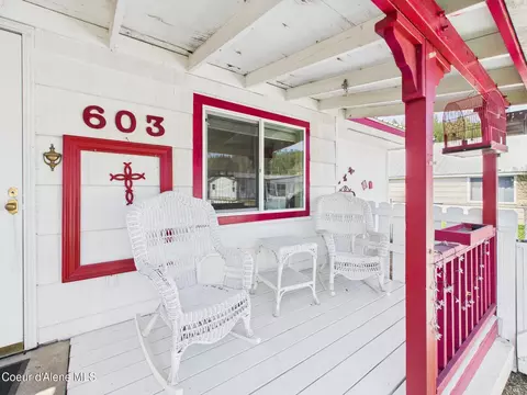 Exterior - 603 Oregon Ave, Pinehurst, ID 83850 photo 4 of 16