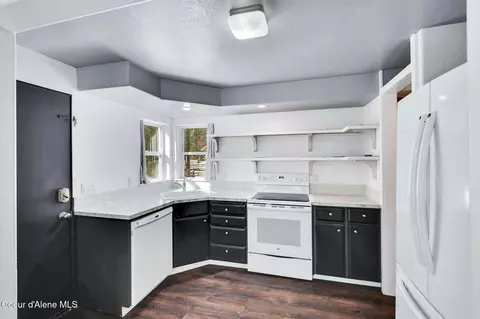 Kitchen - 211 Main Ave, Wallace, ID 83873 photo 2 of 3