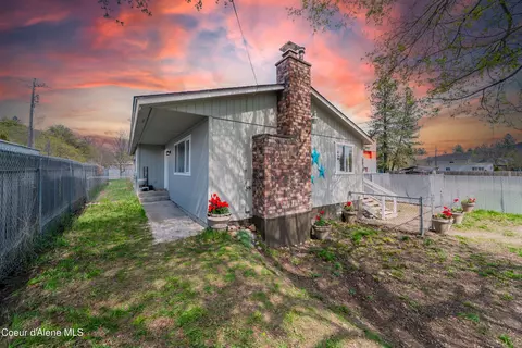 7629 Lewis St, Rathdrum, ID 83858