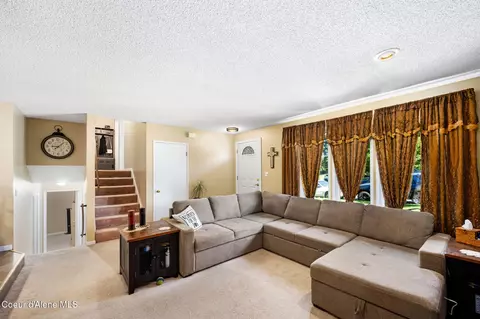 Living - 11310 E Frederick Ave, Spokane Valley, WA 99206 photo 3 of 3