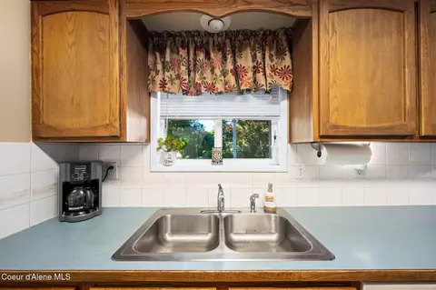 Kitchen - 11310 E Frederick Ave, Spokane Valley, WA 99206 photo 2 of 2