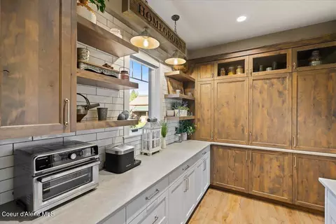 Kitchen - 8236 E Scout Trail Rd, Athol, ID 83801 photo 5 of 6