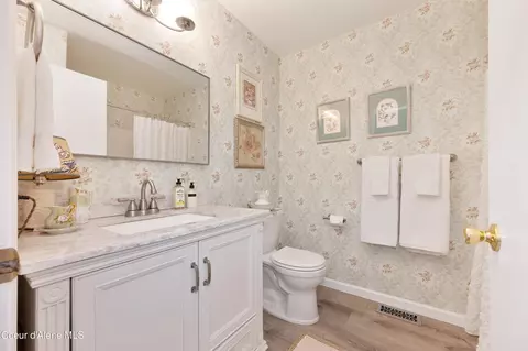 Bath - 370 E Tiger Ave, Post Falls, ID 83854 photo 2 of 5