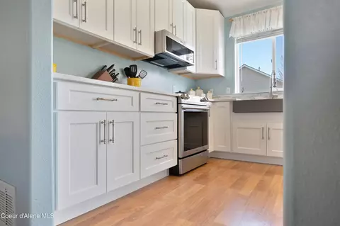 Kitchen - 370 E Tiger Ave, Post Falls, ID 83854 photo 6 of 6