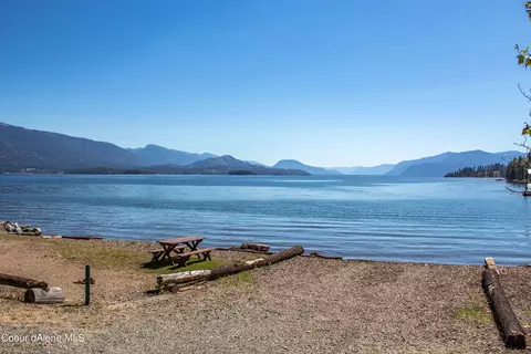 326 Sunrise Bay Rd, Sagle, ID 83860