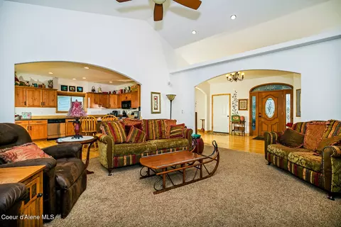 132 Heights Loop, Bonners Ferry, ID 83805 photo 9