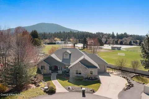 9024 N Baldwin Ct, Hayden, ID 83835