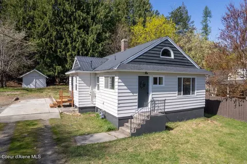 6972 Oak St, Bonners Ferry, ID 83805