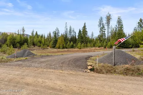 587 Sportsman Rd, Saint Maries, ID 83861
