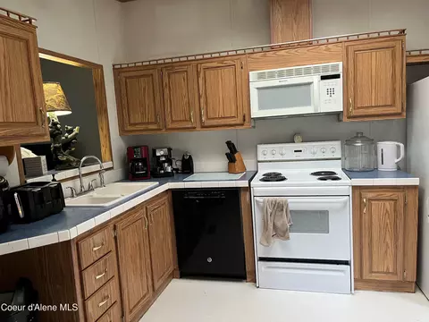 Kitchen - 51707 Apt 10a Silver Valley Rd, Kellogg, ID 83837 photo 1 of 1