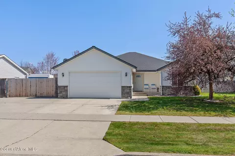 8940 N Torrey Ln, Hayden, ID 83835
