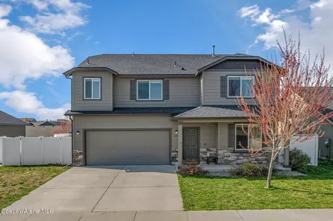 6102 W Lofty Ridge St, Rathdrum, ID 83858