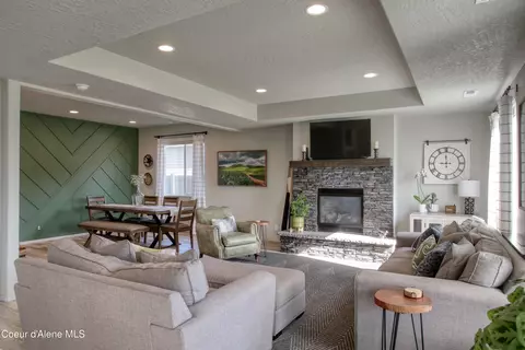 Living - 1733 N Minam Loop, Post Falls, ID 83854 photo 3 of 3