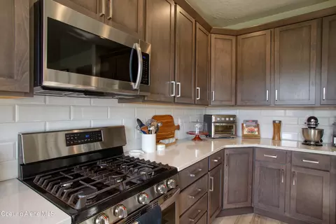Kitchen - 1733 N Minam Loop, Post Falls, ID 83854 photo 2 of 3