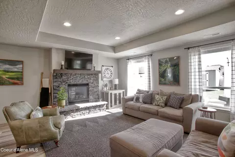 Living - 1733 N Minam Loop, Post Falls, ID 83854 photo 2 of 3
