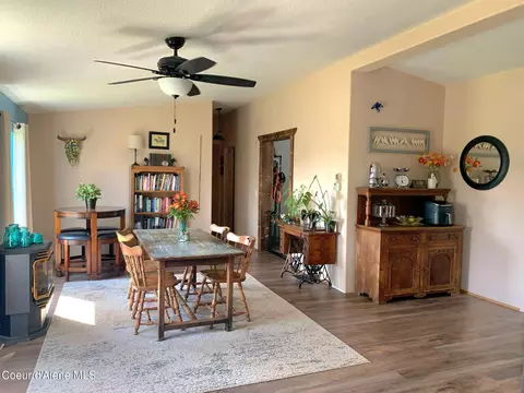 Dining - 7475 E Garnet Dr, Saint Maries, ID 83861 photo 3 of 3