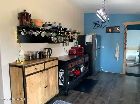 Kitchen - 7475 E Garnet Dr, Saint Maries, ID 83861 photo 2 of 2