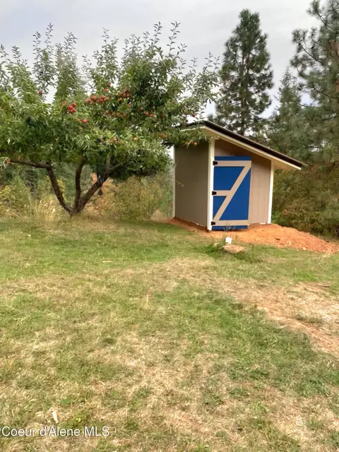 Exterior - 7475 E Garnet Dr, Saint Maries, ID 83861 photo 2 of 9
