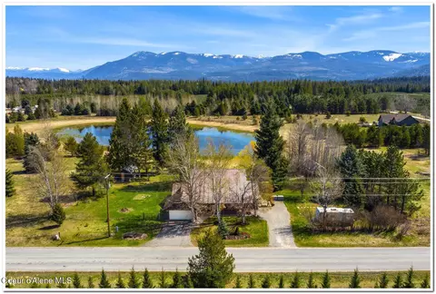 5401 Mcarthur Lake Rd, Naples, ID 83847