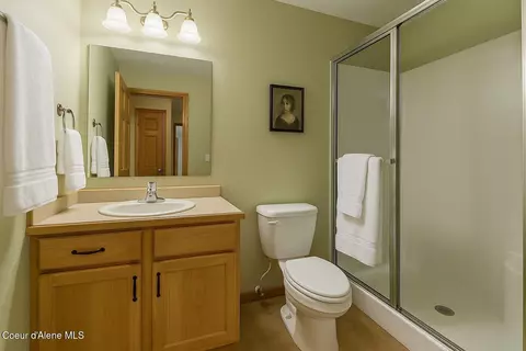 Bath - 118 Alpine Ln, Hope, ID 83836 photo 4 of 4