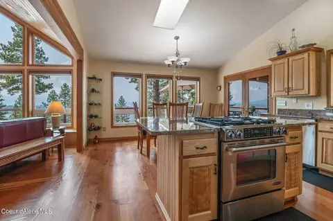 Kitchen - 118 Alpine Ln, Hope, ID 83836 photo 2 of 2