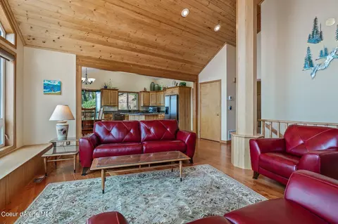 Living - 118 Alpine Ln, Hope, ID 83836 photo 2 of 3