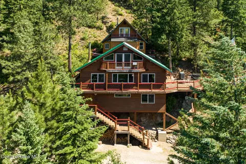 2565 Upper Pack River Rd, Sandpoint, ID 83864