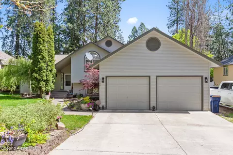 3868 N Palmer Dr, Coeur D'alene, ID 83815