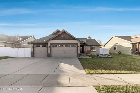 10499 N Barcelona St, Hayden, ID 83835