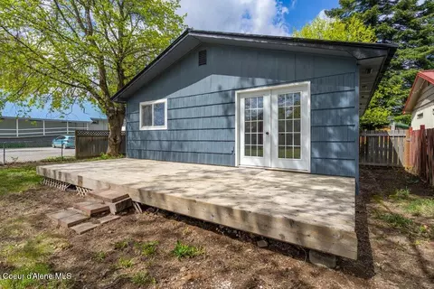 Exterior - 1325 Cedar St, Sandpoint, ID 83864 photo 4 of 5