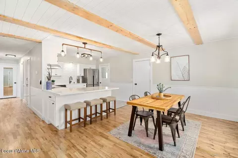 Dining - 1325 Cedar St, Sandpoint, ID 83864 photo 2 of 3