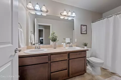 Bath - 9362 N Prince William Loop, Hayden, ID 83835 photo 3 of 3