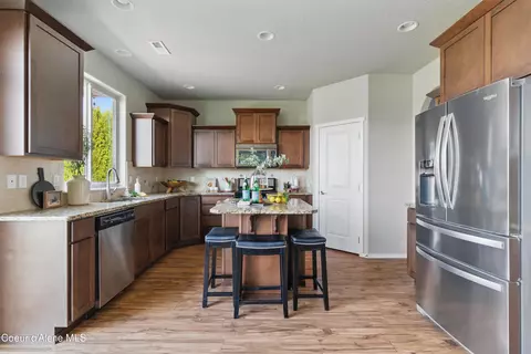 Kitchen - 9362 N Prince William Loop, Hayden, ID 83835 photo 3 of 3