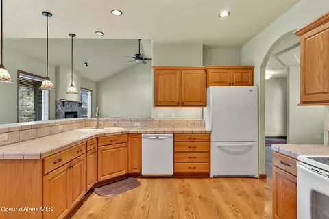 Kitchen - 604 E Kokanee Dr, Post Falls, ID 83854 photo 2 of 3