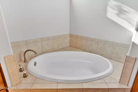 Bath - 604 E Kokanee Dr, Post Falls, ID 83854 photo 3 of 6