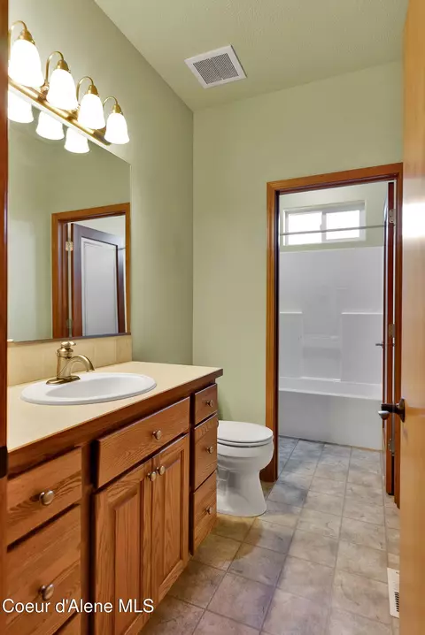 Bath - 604 E Kokanee Dr, Post Falls, ID 83854 photo 4 of 6