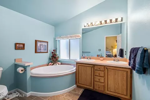 Bath - 6867 E Trinity Ln, Athol, ID 83801 photo 1 of 1