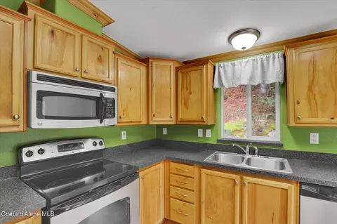 Kitchen - 149 Lower Gem Rd, Wallace, ID 83873 photo 2 of 2