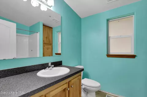 Bath - 149 Lower Gem Rd, Wallace, ID 83873 photo 1 of 4