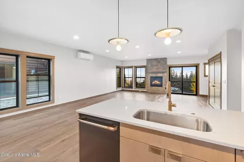 Living - 42 Olaf Ct, Sandpoint, ID 83864 photo 1 of 2