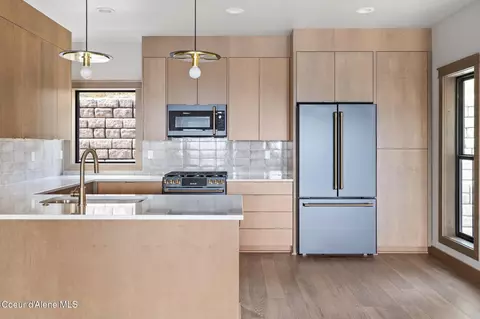 Kitchen - 42 Olaf Ct, Sandpoint, ID 83864 photo 2 of 4