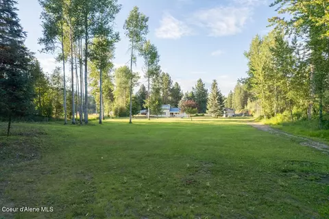 Exterior - 108 Sandy Ridge Rd, Naples, ID 83847 photo 4 of 12