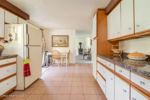 Kitchen - 108 Sandy Ridge Rd, Naples, ID 83847 photo 1 of 3