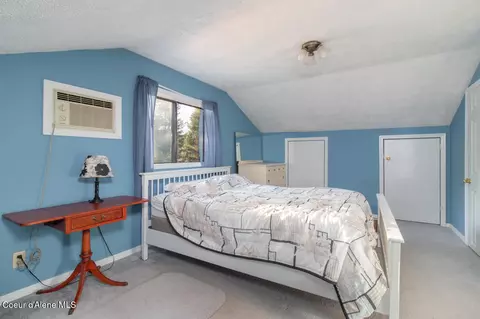 Bedroom - 108 Sandy Ridge Rd, Naples, ID 83847 photo 6 of 6