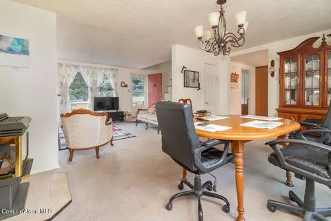 Dining - 108 Sandy Ridge Rd, Naples, ID 83847 photo 1 of 3
