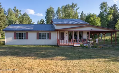Exterior - 108 Sandy Ridge Rd, Naples, ID 83847 photo 8 of 12