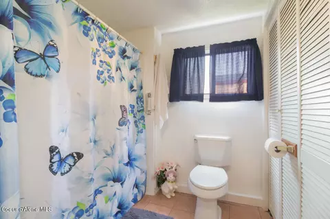 Bath - 108 Sandy Ridge Rd, Naples, ID 83847 photo 1 of 2