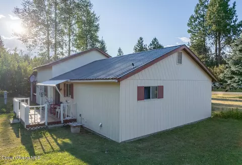 Exterior - 108 Sandy Ridge Rd, Naples, ID 83847 photo 9 of 12