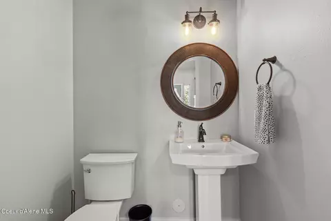 460 E Cloverleaf Dr, Hayden, ID 83835 photo 16