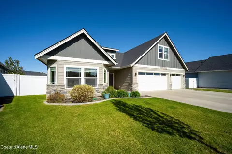 13395 N Shimmering Ct, Rathdrum, ID 83858